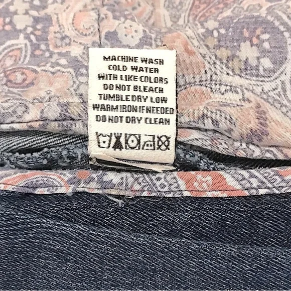 NWOT STRETCH DENIM CLASSIC BLAZER. GOLD BUTTONS, FITS LIKE A L, DARK WASH - Picture 6 of 6